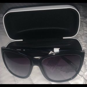 CALVIN KLEIN, Black Sunglasses